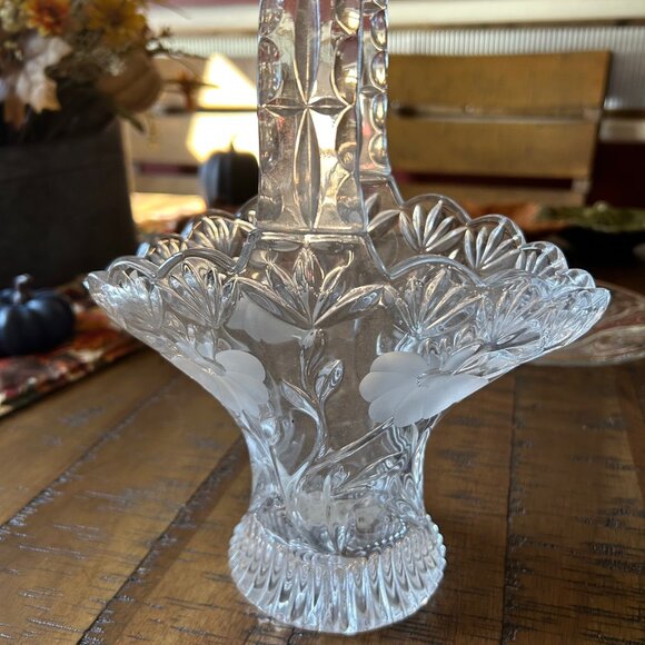 Vintage Princess House full Lead Crystal Basket - Picture 1 of 6